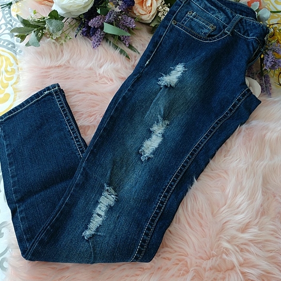 HOST PICK Mudd Distressed Jeans - Picture 3 of 8